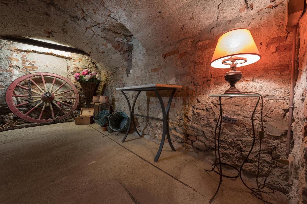 Le Case Di Angelina - Langhe Loft & Suites Farigliano Dış mekan fotoğraf